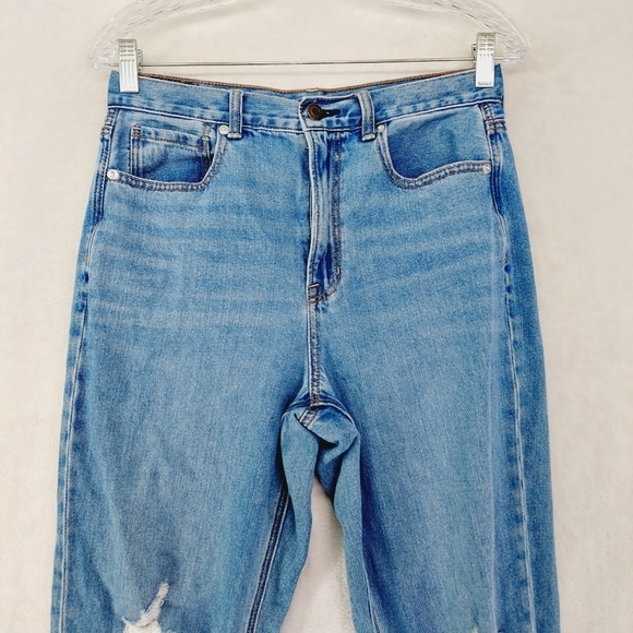 American Eagle Blue High-Rise Ripped Slim Fit Distressed Straight Leg Jeans 5681 - Picture 3 of 8